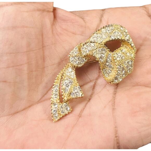 Vintage Kramer Ribbon Knot Half Bow Gold Toned With Rhinestones Pin Brooch - Picture 8 of 8